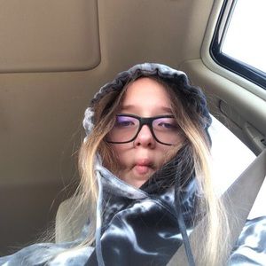 Meet your Posher, Myrissa